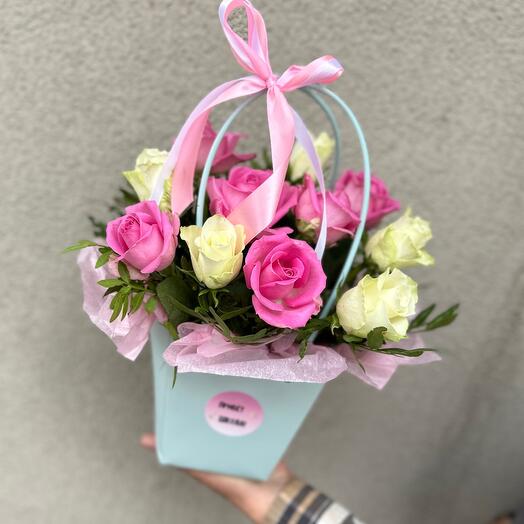 Розы нежные в коробке