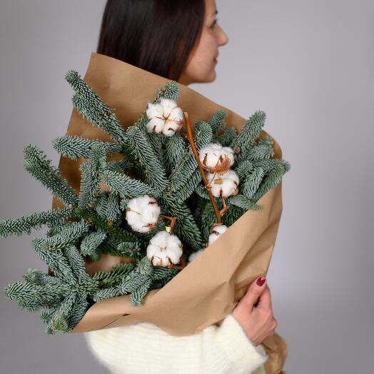 Охапка нобилиса с хлопком в крафте