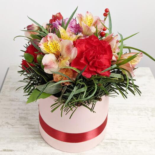 Box with Dianthus and alstroemeria