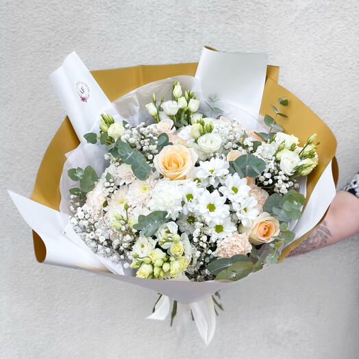 Ramo mixto de flores blancas