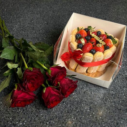 Комбо набор"Сердце Тирамису+5🌹"