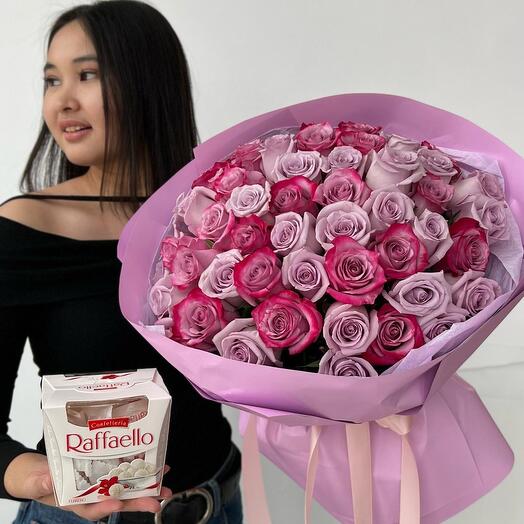 Комбо из 51 розы и рафаэлло