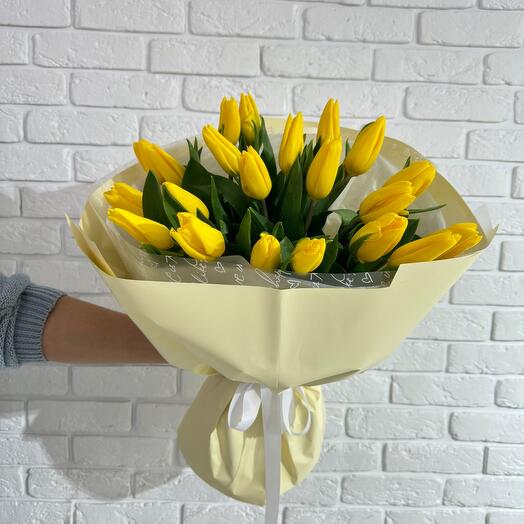 Букет из желтых тюльпан
