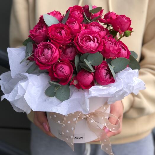 Rosas de arbusto de peonía en Caja