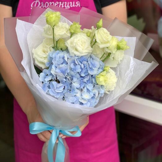 Гортензия голубая с эустомами