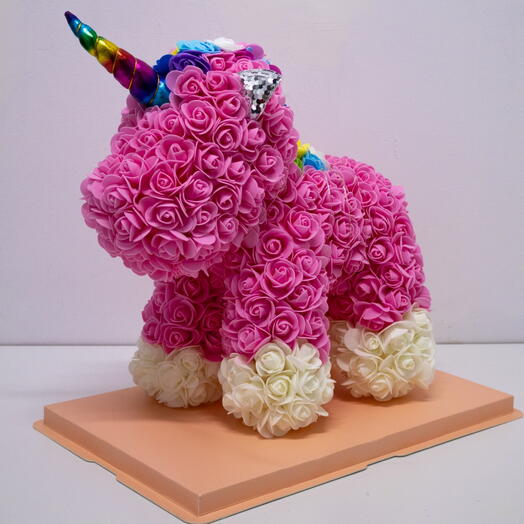 Unicornio de flores artificiales con su caja de regalo