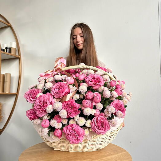 Шикарная корзина цветов🌸