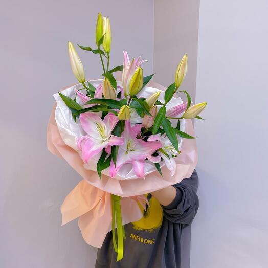 Моно букет Лилия