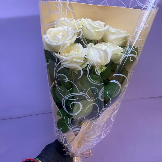 White roses 7 pieces