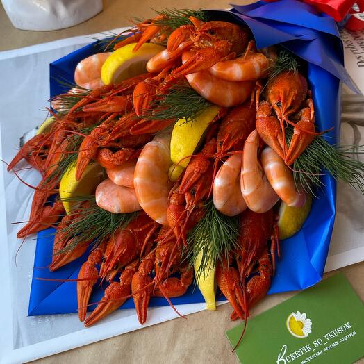 Букет из раков и королевских креветок