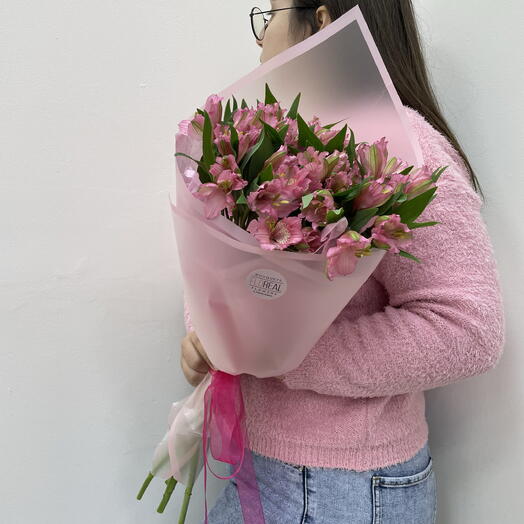Букет Daisy из 7 розовых альстромерий