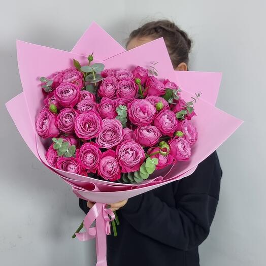 Ramo "Pionomania" de rosas de peonía arbustivas y eucalipto