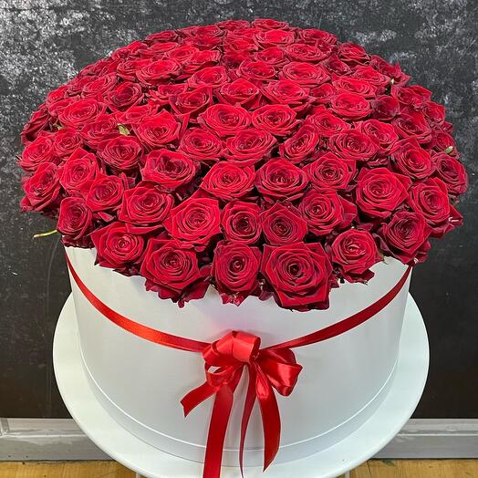 101 roses in a box