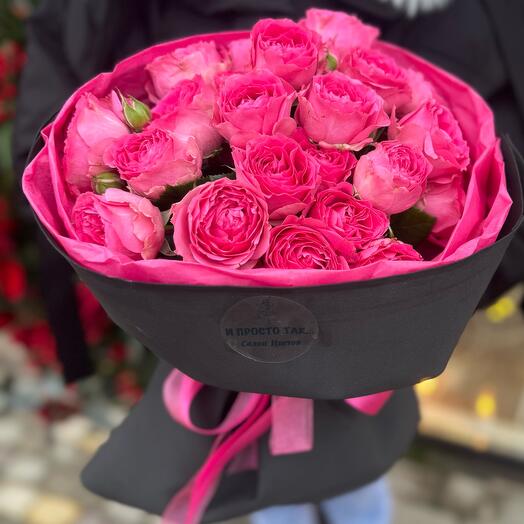 Bouquet of pink bush roses