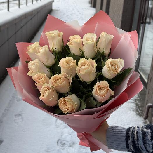 15 роз в упаковке