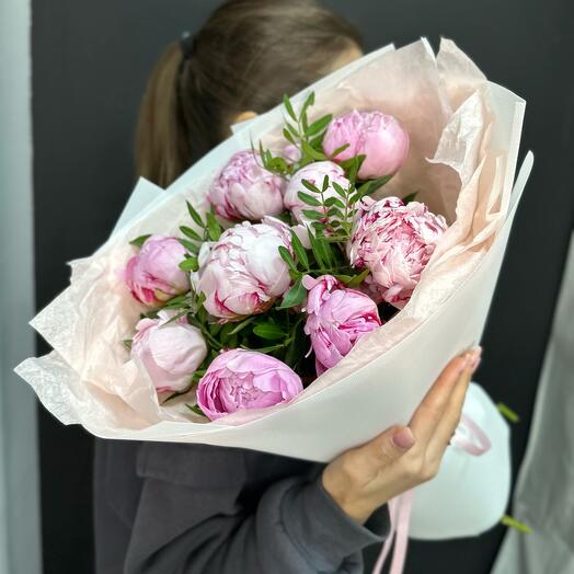 9 пионов