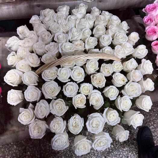 Корзина с цветами