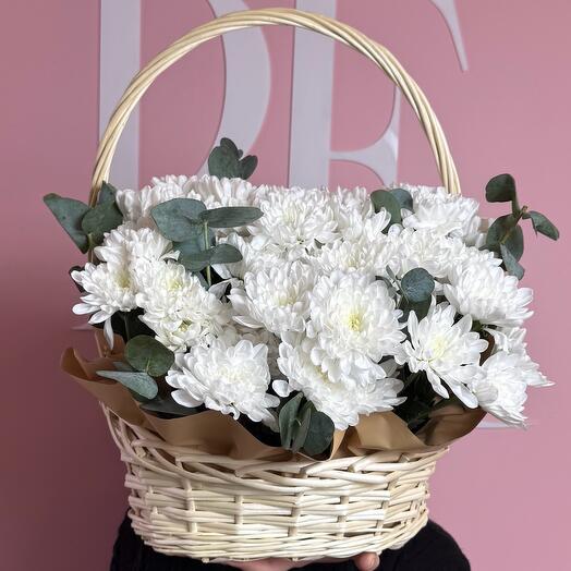 Корзина из кустовых хризантем