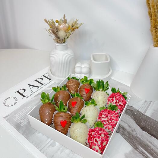 Набор клубничек «Клубничные искушения»(9-12🍓)