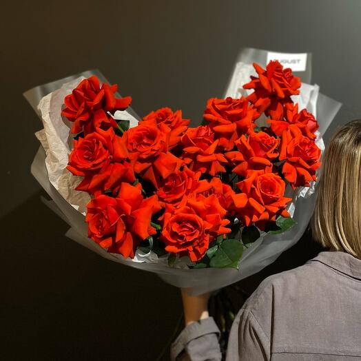 Букет из 15 французских красных роз