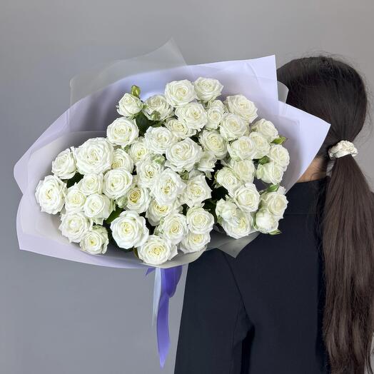 Белые розы кустовые 15 шт
