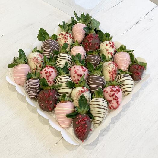 Клубника в шоколаде набор 25шт