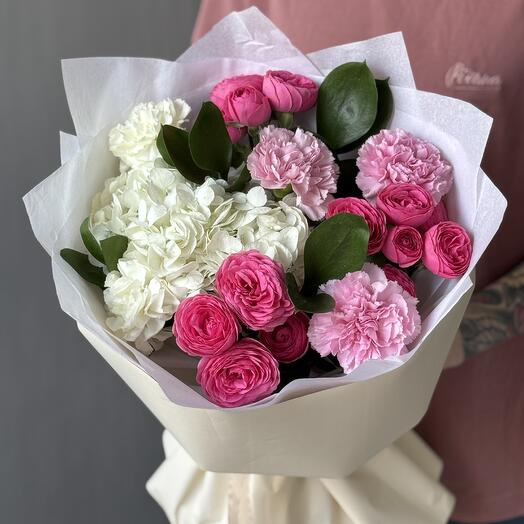 "Rubicon" author's bouquet of varietal roses and hydrangeas