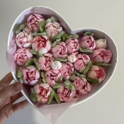 Сердце с зефирными тюльпанами