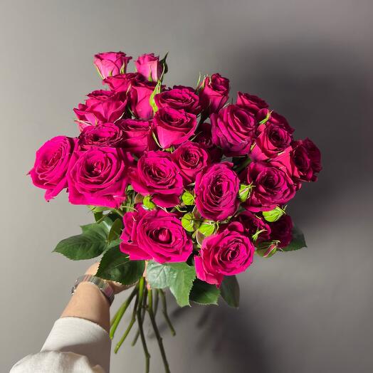 Букет из 9 ярких кустовых роз 💕