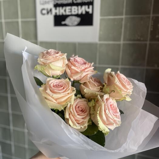 Букет из 7 нежно-розовых роз