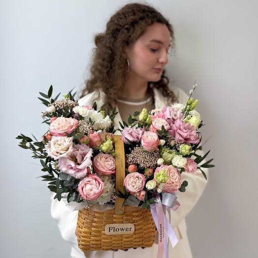 Корзина с цветами впечатление