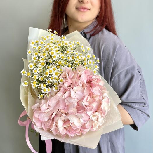 Такая нежность с гортензией и ромашкой