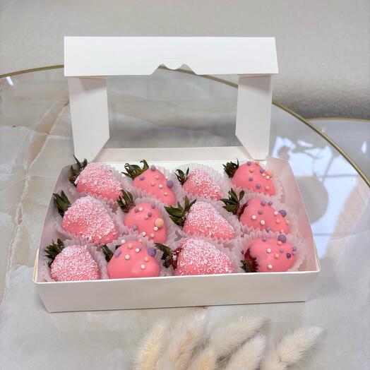 Набор из клубники в белом шоколаде Pink, 12 шт