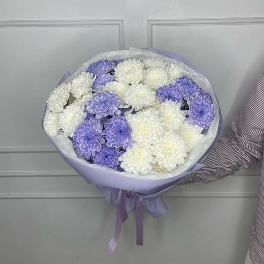 Букет из лавандовой и белоснежной хризантемы