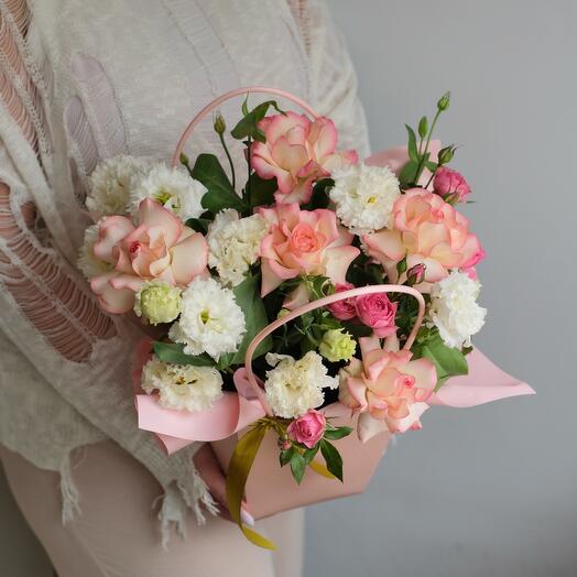 Французские розы в коробке