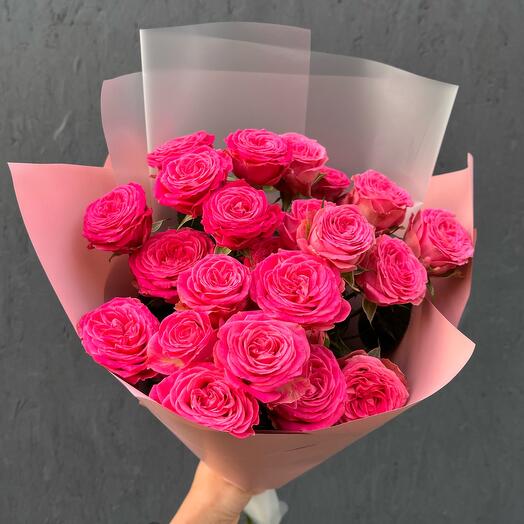 Букет из 5 ярко-розовых кустовых пионовидных роз "Элисана"