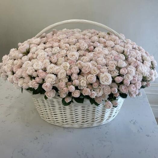 Корзина с цветами «Для нее»