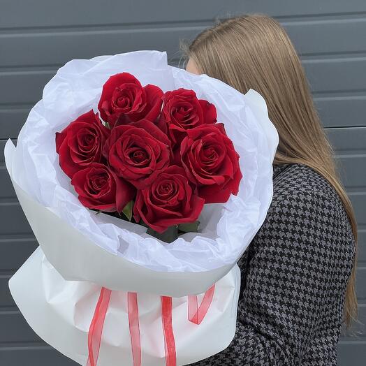 Алые розы