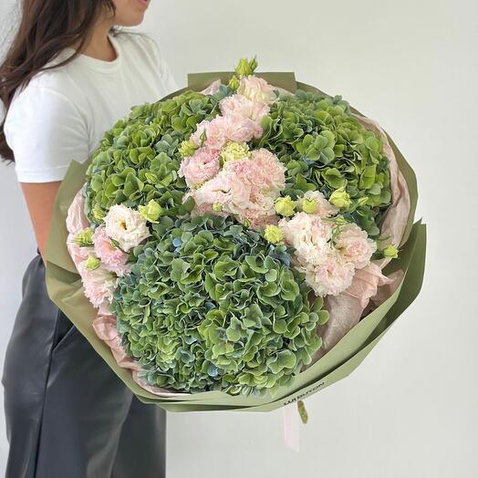 Букет "Грация" размер M