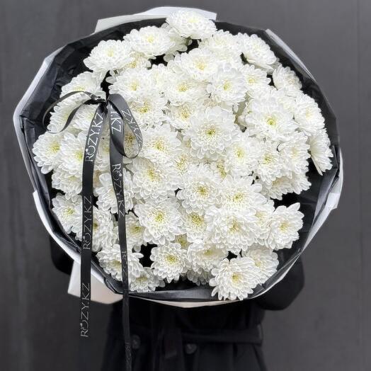 Моно букет из 13 веток хризантем