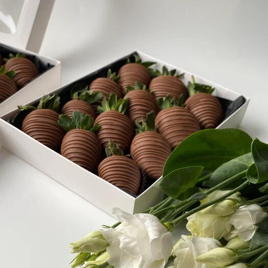 Клубника в шоколаде 12 ягод 🍓« Любимая классика »