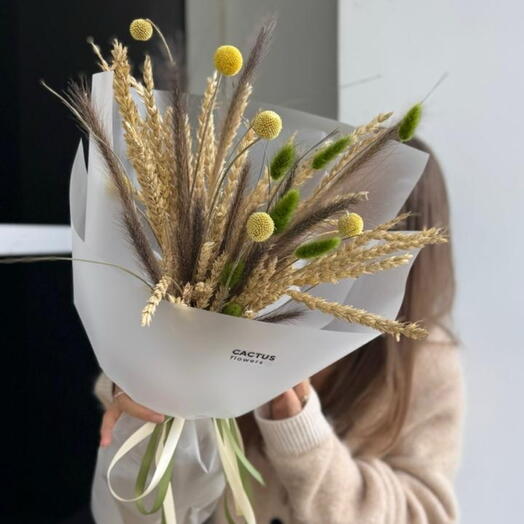 Минималистичный букет из сухоцветов