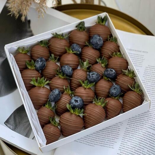 Клубника в шоколаде «Berry Miracle Love»