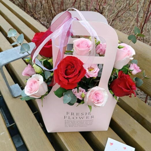 Сумочка с эустомой и розами 😍 Роза розовая ,эвкалипт и эустома 🌸