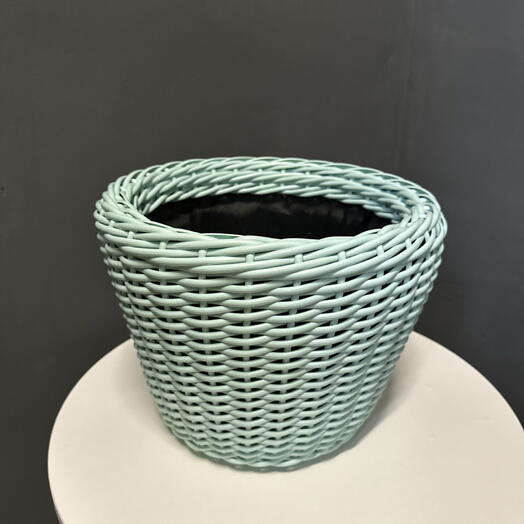 Корзина плетеная из ротанга