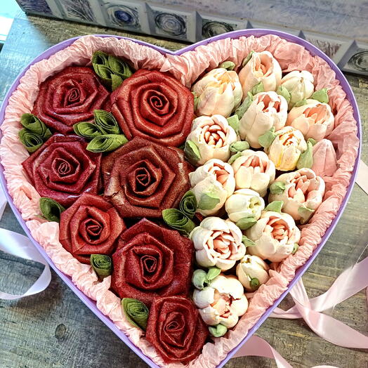 Сердце с натуральными сладостями