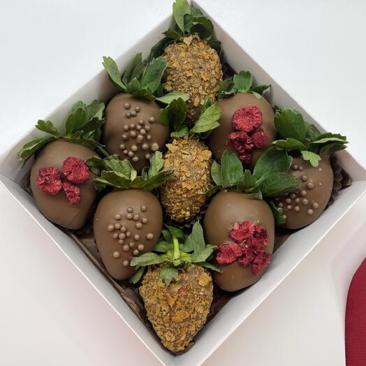 Клубника в шоколаде 9 шт  🍓