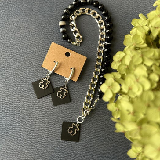 Комплект из черного агата с подвесками «Мишки»