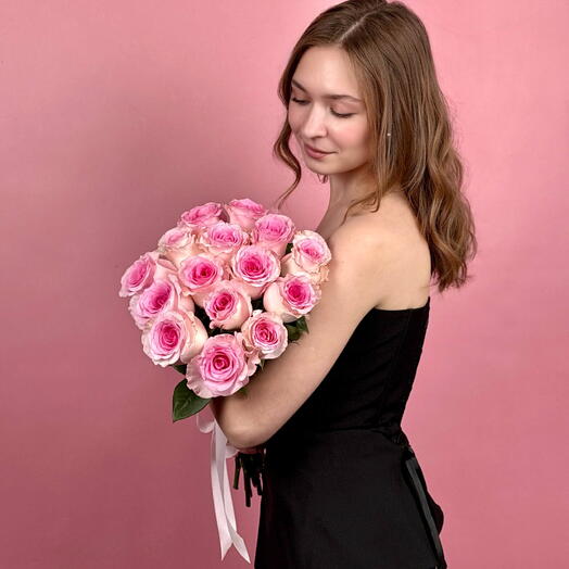 Розовые розы 15 шт