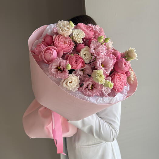 Букет с кустовыми розами «Молекула Пинк»